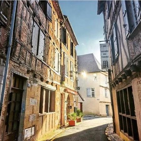 Appartement Au Coeur Du Centre Historique Bergerac Exterior foto